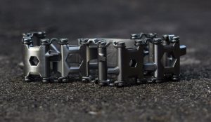 Tread-Multi-Tool-bracelet